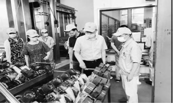嘉定區(qū)人大常委會副主任等一行蒞臨上海橫河電機(jī)有限公司視察指導(dǎo)工作